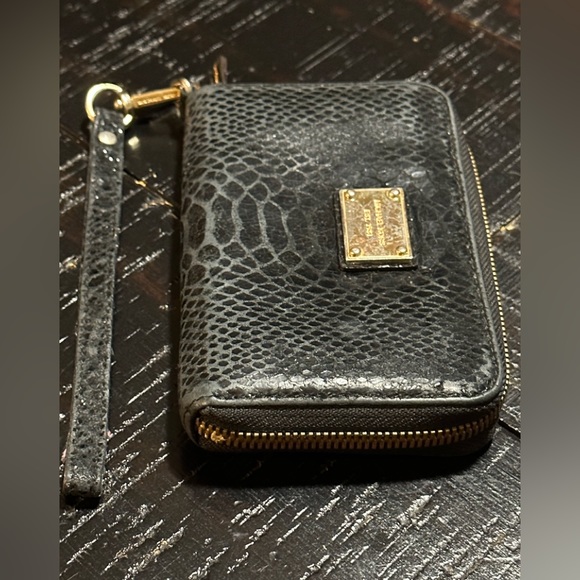 Michael Kors - mini black wristlet wallet - Picture 4 of 10